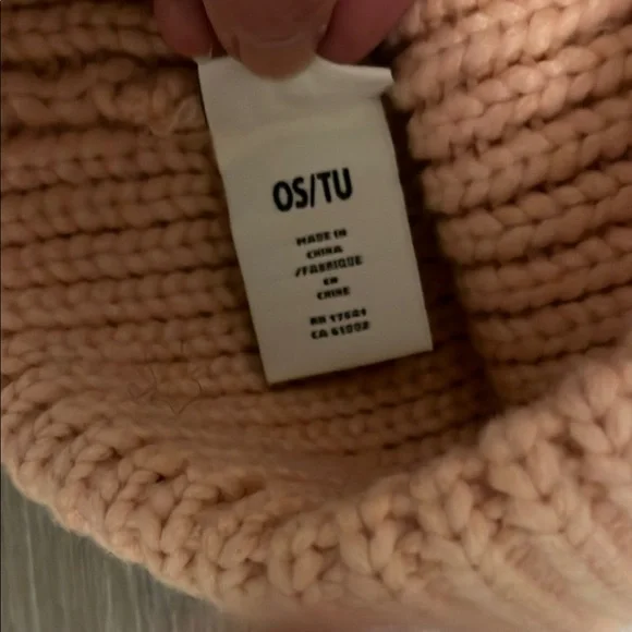 UGG Chunky Knit Beanie in baby pink - Picture 6 of 8